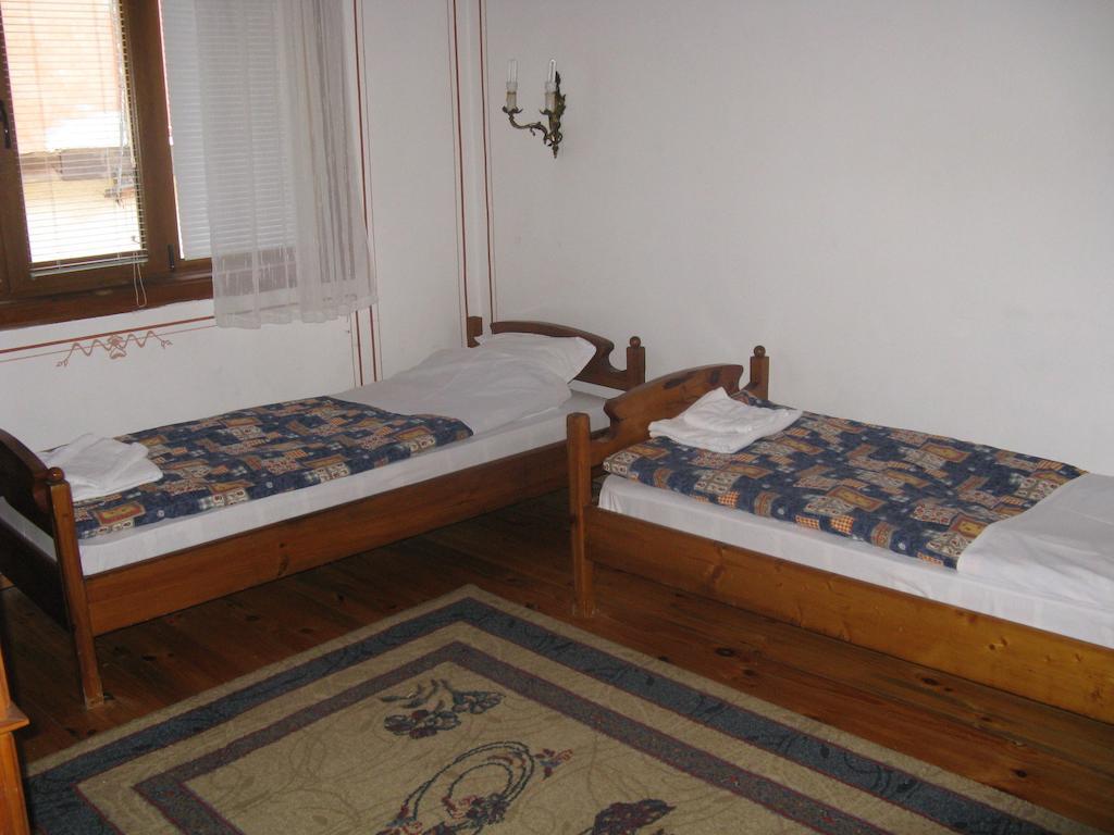 Family Hotel Kalina Копривштиця Номер фото